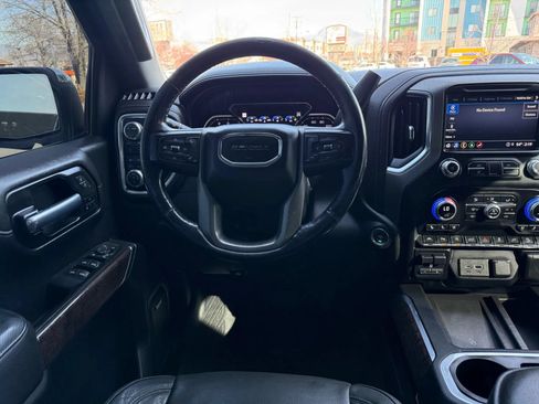 Used 2021 GMC Sierra 1500 Denali w/ Denali Ultimate Package AWD/4WD image 17