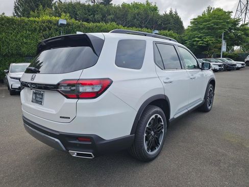 New 2026 Honda Pilot image 8