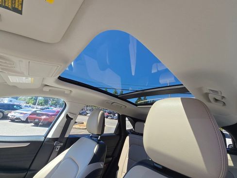 Used 2022 Ford Escape SEL w/ Technology Package FWD image 23