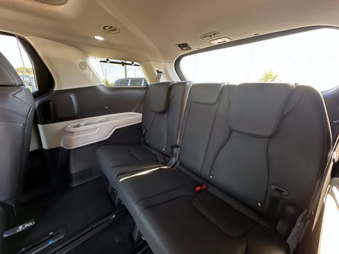 Used 2024 Kia Carnival SX Prestige image 15