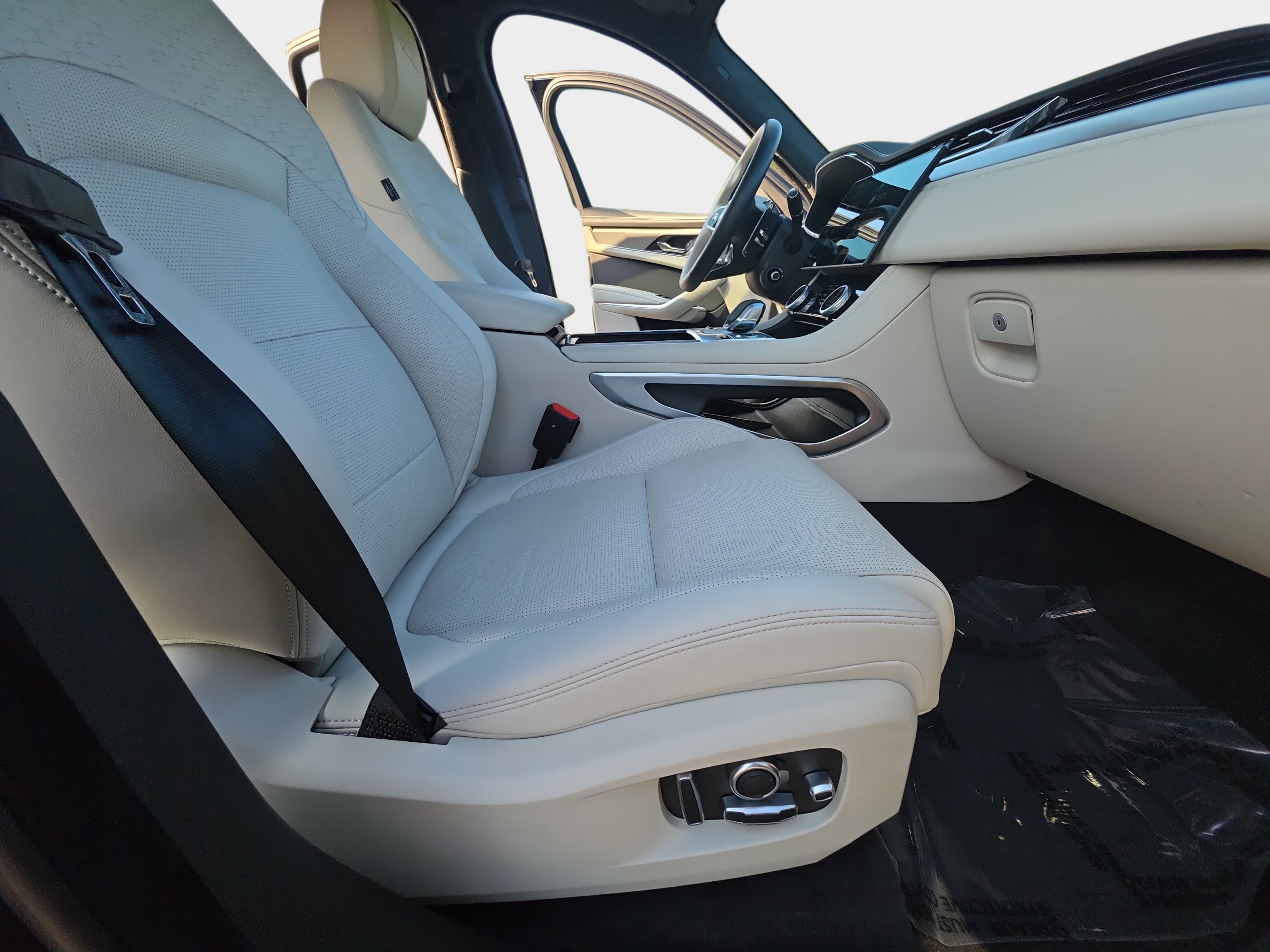 Used 2026 Jaguar F-PACE R-Dynamic S AWD/4WD image 10