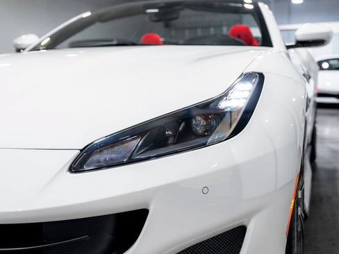Used 2020 Ferrari Portofino RWD image 30