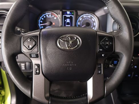 Used 2022 Toyota Tacoma TRD Pro AWD/4WD image 3