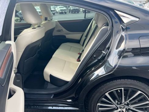 Used 2025 Lexus ES 350 w/ Premium Package FWD image 31