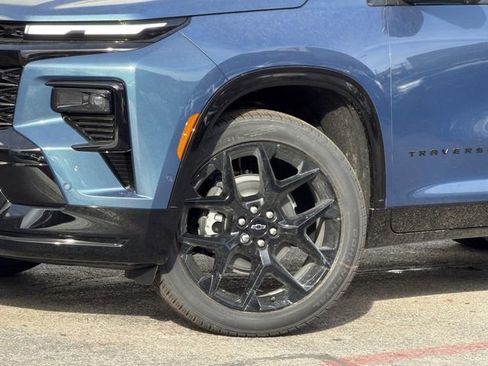 New 2026 Chevrolet Traverse RS w/ LPO, Floor Liner Package FWD image 8