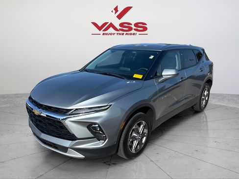 Used 2025 Chevrolet Blazer LT FWD image 1