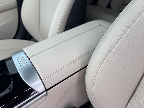 Used 2024 Mercedes-Benz C 300 Sedan image 17
