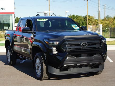 Used 2024 Toyota Tacoma SR image 2
