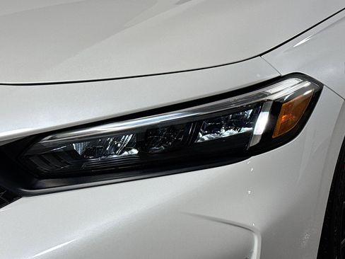Used 2025 Honda Civic Sport image 10