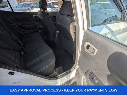 Used 2023 Hyundai Venue SEL w/ Cargo Package image 17