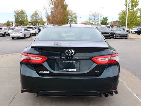 Used 2019 Toyota Camry SE image 8
