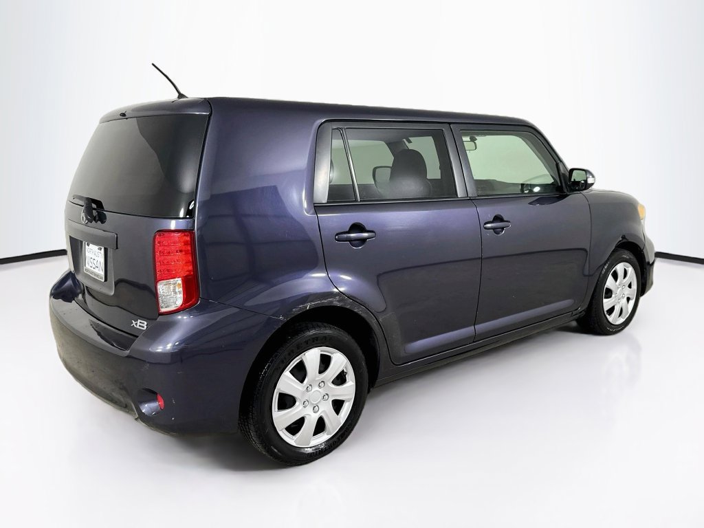 Used 2012 Scion xB FWD image 7