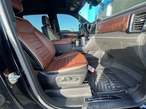 Used 2024 GMC Sierra 2500 Denali Ultimate w/ Snow Plow Prep/Camper Package image 9