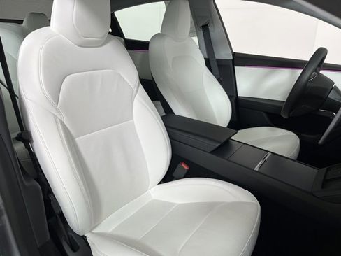 Used 2025 Tesla Model 3 Long Range image 39