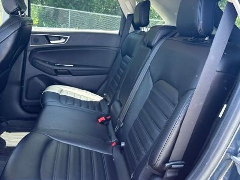 Used 2019 Ford Edge SEL w/ Equipment Group 201A AWD/4WD image 10
