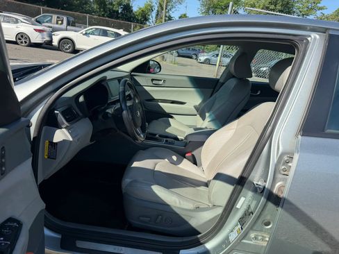 Used 2017 Kia Optima EX FWD image 26