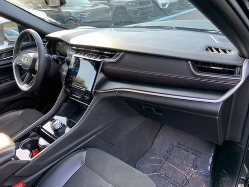 Certified 2023 Jeep Grand Cherokee Altitude AWD/4WD image 11