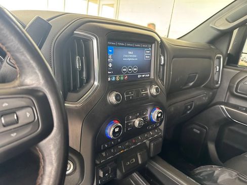 Used 2022 GMC Sierra 3500 AT4 w/ AT4 Preferred Package AWD/4WD image 18