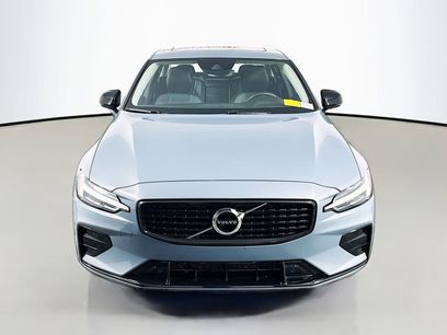Used 2022 Volvo S60 B5 Momentum