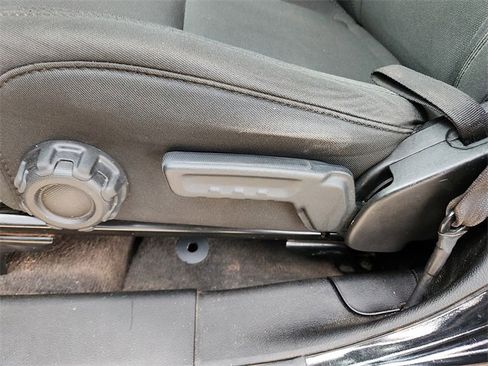 Used 2022 Jeep Gladiator Willys image 12