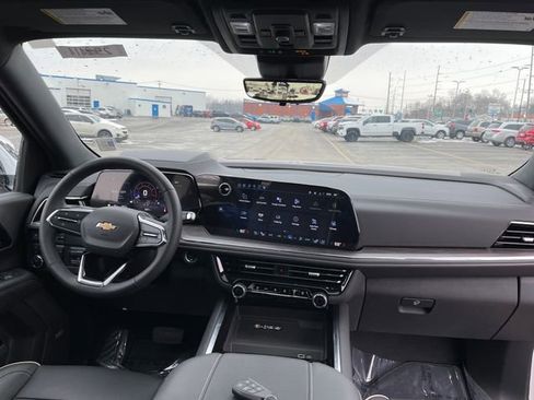 New 2025 Chevrolet Suburban Premier image 22