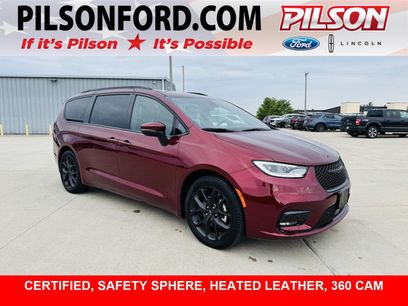 Used 2023 Chrysler Pacifica Touring-L w/ S Appearance Package