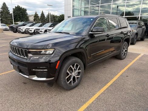 Used 2023 Jeep Grand Cherokee L Limited AWD/4WD image 2
