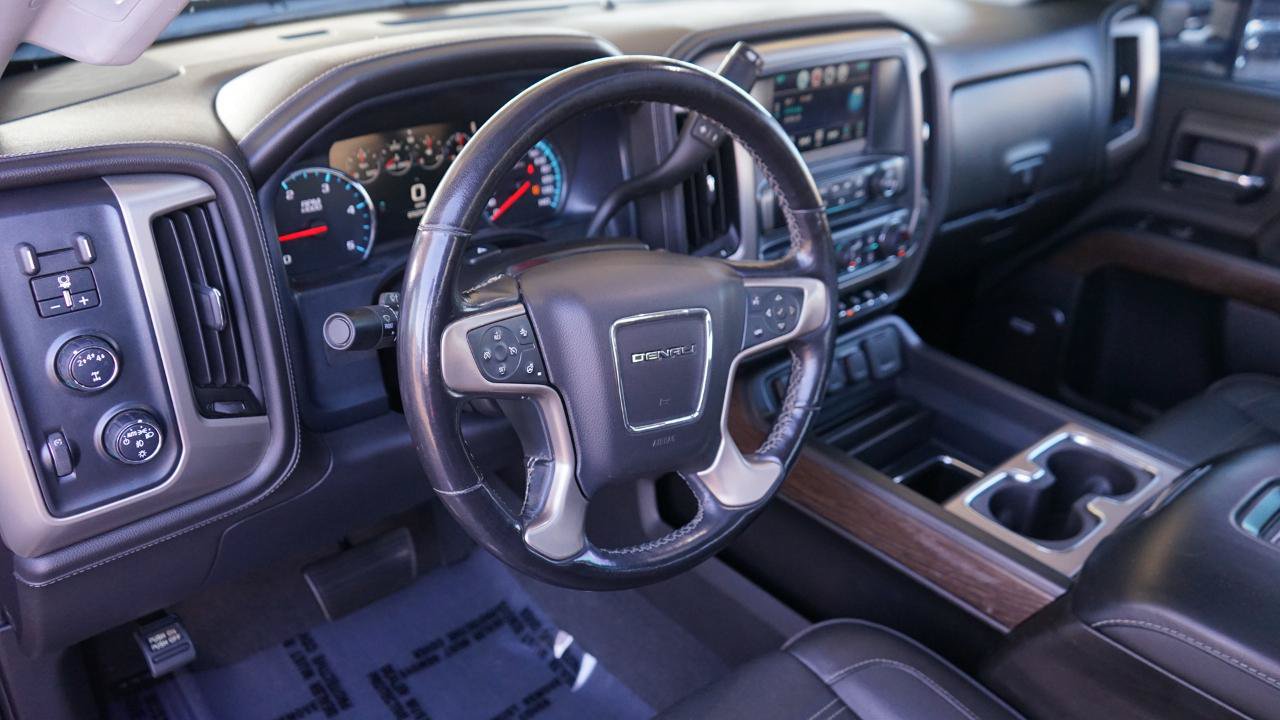 Used 2019 GMC Sierra 2500 Denali w/ Duramax Plus Package AWD/4WD image 10