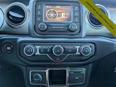 Used 2021 Jeep Wrangler Sport image 16