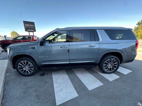 New 2026 GMC Yukon XL Denali w/ LPO, Floor Liner Package AWD/4WD image 9