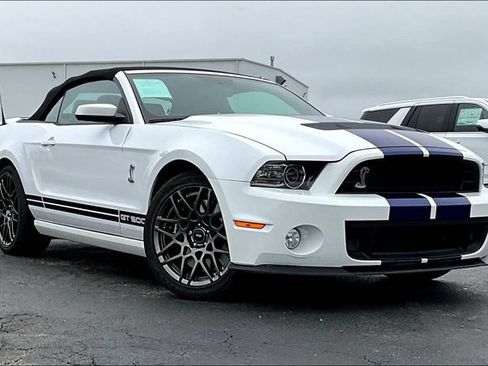 Used 2014 Ford Mustang Shelby GT500 w/ Equipment Group 821A RWD image 2