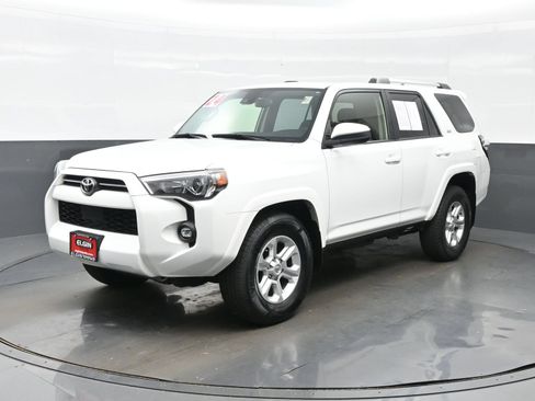 Used 2024 Toyota 4Runner SR5 RWD image 2