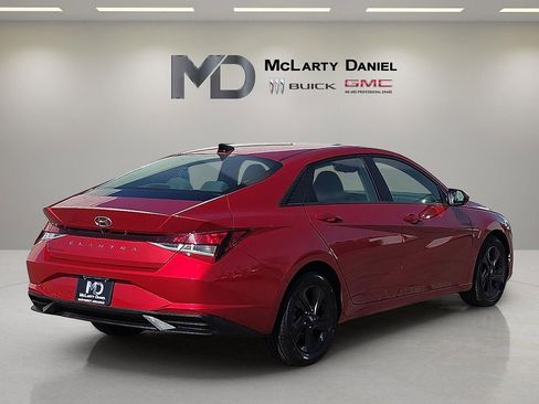Used 2022 Hyundai Elantra SEL image 5