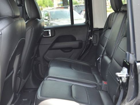 Used 2023 Jeep Wrangler Unlimited Sahara w/ Cold Weather Group AWD/4WD image 20