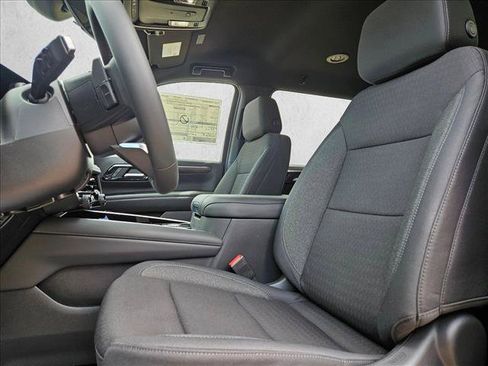 New 2026 Chevrolet Suburban LS RWD image 4
