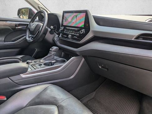 Used 2020 Toyota Highlander Platinum image 19