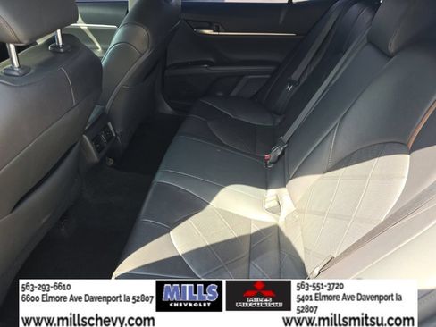 Used 2019 Toyota Camry XLE w/ Carpet Mat Package FWD image 16