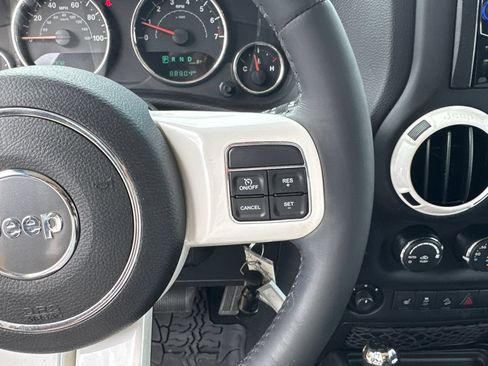 Used 2015 Jeep Wrangler Unlimited Sahara AWD/4WD image 26