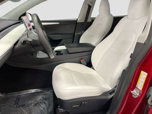 Used 2024 Tesla Model Y Long Range AWD/4WD image 21