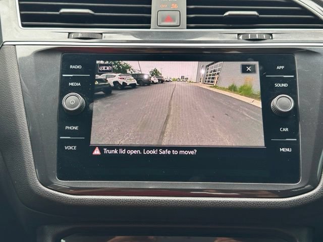 Certified 2024 Volkswagen Tiguan SE R-Line AWD/4WD image 33