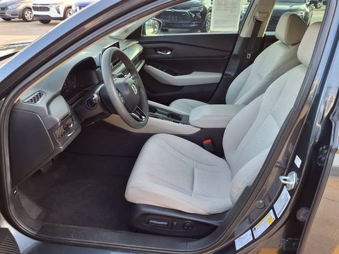 Used 2024 Honda Accord EX image 18