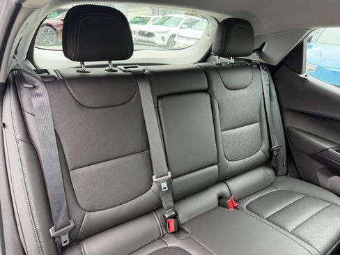 Used 2023 Chevrolet Bolt LT w/ Infotainment Package FWD image 39