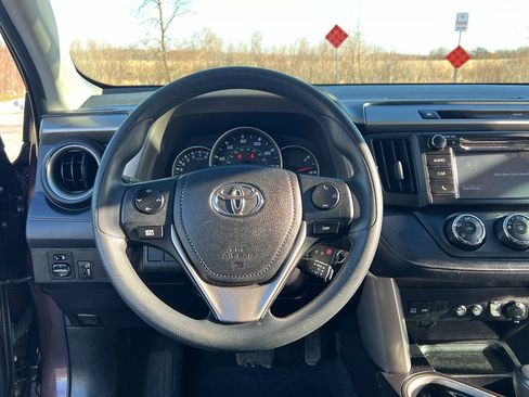 Used 2016 Toyota RAV4 LE image 27