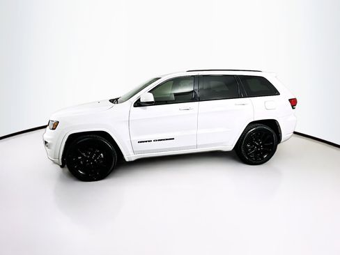Used 2020 Jeep Grand Cherokee Altitude image 4