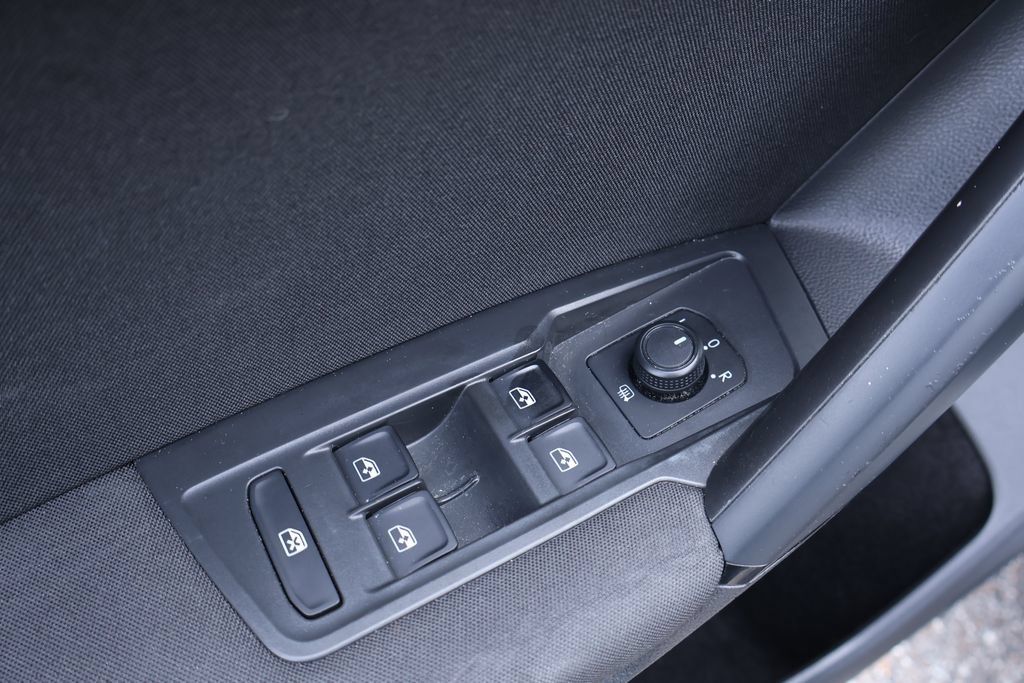 Used 2019 Volkswagen Tiguan S AWD/4WD image 11