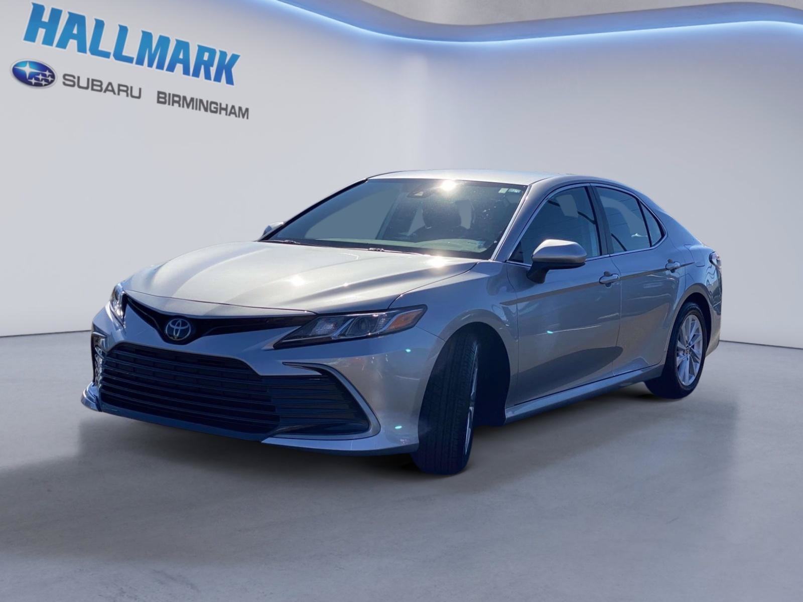 Used 2022 Toyota Camry LE FWD image 6