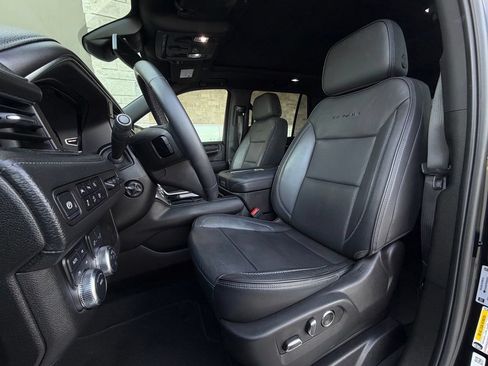 Used 2024 GMC Yukon Denali AWD/4WD image 8