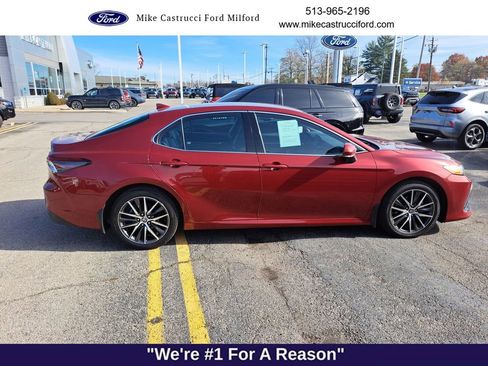 Used 2022 Toyota Camry XLE image 6