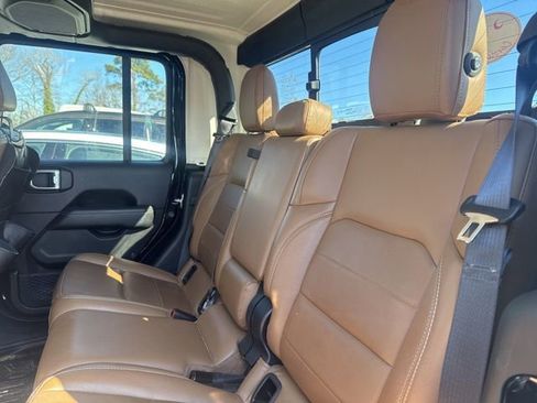 Used 2020 Jeep Gladiator Overland image 13