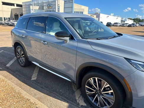Certified 2026 INFINITI QX60 Luxe w/ Cargo Package AWD/4WD image 10